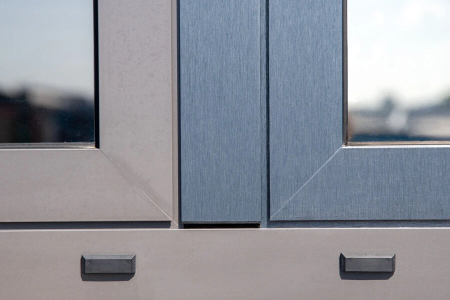 Wrapfolie Voor Buiten Geborsteld Rvs Charcoal Mat (122cm Breed) 2 Wrapfolie Voor Buiten Geborsteld Rvs Charcoal Mat (122cm Breed) - Afbeelding 2